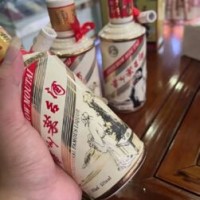 鄂前旗回收龙年茅台酒空瓶 茅台酒瓶子收购电话