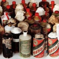 宜春大量收购茅台酒瓶摆件 高价上门回收茅台酒瓶